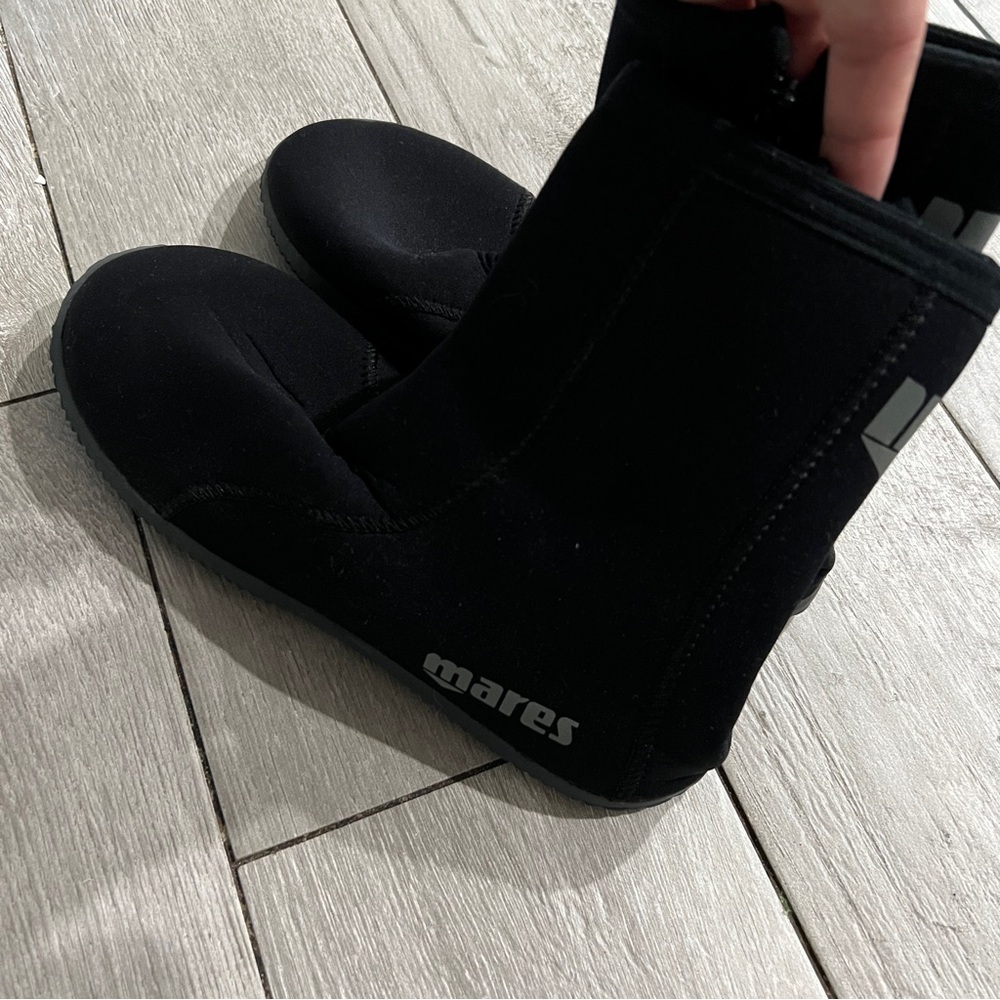 Mares Dive Boots Adult 10/11 Black Zip Closure Rubber Sole Classic Shoes